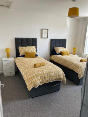Comfy Top Floor Apartment, Southville, Bristol